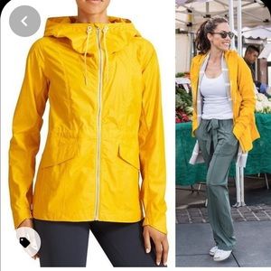 Athleta Outbound Rain Jacket (BLUE)